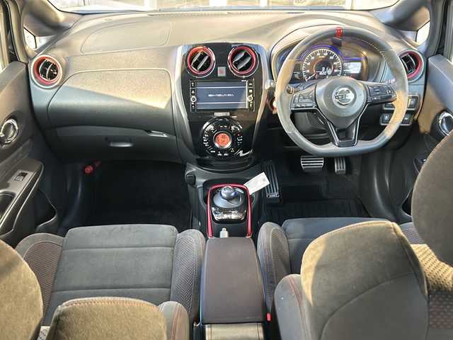 日産 ノート e－パワー ニスモ 静岡県 2017(平29)年 7万km スーパーブラック 【安全装備】/エマージェンシーブレーキ/横滑り防止機能/レーダークルーズコントロール/レーンキープアシスト/先行車発進お知らせ/オートライト/【主要装備】/ニスモ専用エアロ＆１６インチアルミホイール　/純正ナビ　/アラウンドビューモニター　/ステアリングスイッチ　/デジタルインナーミラー　/プッシュスタート/スマートキー/スペアキー有り/LEDヘッドライト/ドライブレコーダー/ETC
