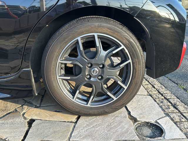 日産 ノート e－パワー ニスモ 静岡県 2017(平29)年 7万km スーパーブラック 【安全装備】/エマージェンシーブレーキ/横滑り防止機能/レーダークルーズコントロール/レーンキープアシスト/先行車発進お知らせ/オートライト/【主要装備】/ニスモ専用エアロ＆１６インチアルミホイール　/純正ナビ　/アラウンドビューモニター　/ステアリングスイッチ　/デジタルインナーミラー　/プッシュスタート/スマートキー/スペアキー有り/LEDヘッドライト/ドライブレコーダー/ETC