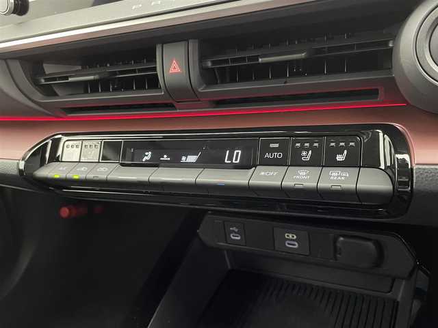 トヨタ プリウス Z 宮城県 2023(令5)年 3.2万km パール トヨタセーフティーセンス/12.3インチディスプレイオーディオ/(AM/FM/USB/Miracast/フルセグTV/BT)/全方位カメラ/ETC2.0/デジタルインナーミラー/BSM/レザーシート/パワーシート/シートメモリー/シートヒーター/エアーシート/ステアリングヒーター/レーダークルーズコントロール/モデリスタエアロ/プッシュスタート/スマートキー/オートライト/オートマチックハイビーム/LEDヘッドライト/ドアバイザー/純正フロアマット/純正19インチアルミホイール