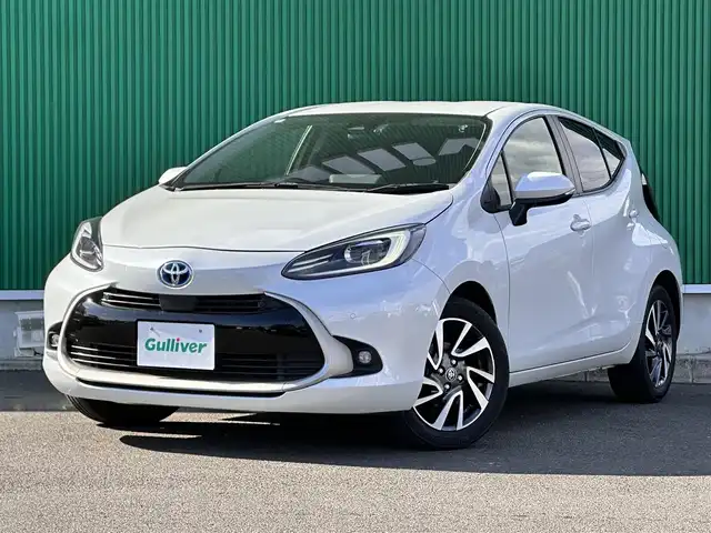 トヨタ アクア Z 宮城県 2022(令4)年 4.4万km プラチナホワイトパールマイカ 合成皮革パッケージ/・ハーフレザーシート/・運転席パワーシート/・前席シートヒーター/・ステアリングヒーター/16インチアルミホイール/＝＝＝/セーフティセンス/・プリクラッシュセーフティ/・レーントレーシングアシスト/・レーダークルーズコントロール/・オートマチックハイビーム/・ロードサインアシスト/先行車発進告知機能/パーキングサポートブレーキ（前後方静止物）/10.5インチディスプレイオーディオ/・Bluetooth/・AppleCarPlay/AndroidAuto/・フルセグTV/バックカメラ/ビルトインETC/ドライブレコーダー/AC100V/1500W/革巻きステアリング/ステアリングスイッチ/LEDヘッドランプ/フォグランプ/オートライト/スマートキー＆プッシュスタート/電動格納ミラー/純正フロアマット/W/サイド/カーテンエアバッグ