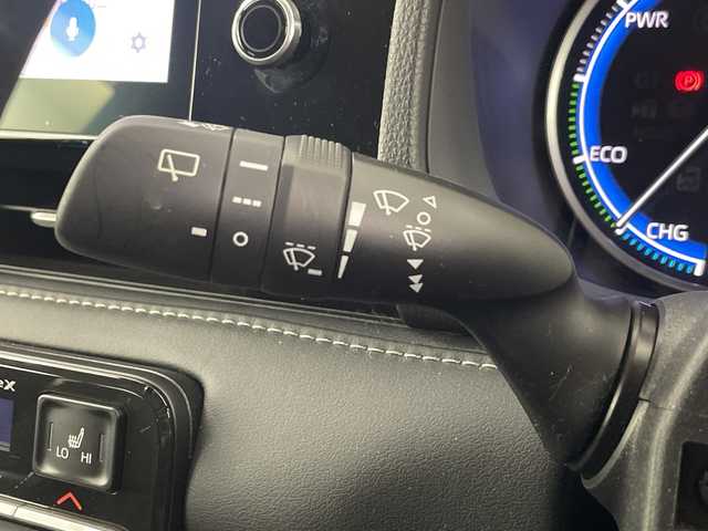 トヨタ ノア ハイブリッド Z 埼玉県 2022(令4)年 1.7万km ホワイトパールクリスタルシャイン 純正ナビ機能付ディスプレイオーディオ/(Bluetooth/HDMI/CD/DVD/USB/AM/FM)/地デジフルセグ/バックカメラ/ETC2.0/アダプティブクルーズコントロール/オートマチックハイビーム/車線逸脱警報/衝突軽減ブレーキ/クリアランスソナー/リヤシートリマインダー/オットマン/前席・2列目シートヒーター/AC100V/電子パーキングシステム/ブレーキホールド/ドライブモードセレクト/プッシュスタート/ステアリングリモコン/ウィンカー・電動格納ミラー/ロールサンシェード/フロントフォグランプ/純正フロアマット/純正ドアバイザー/純正16インチアルミホイール