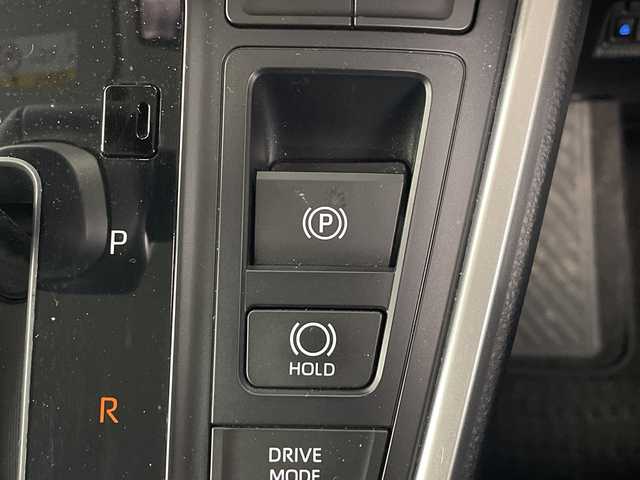 トヨタ ノア ハイブリッド Z 埼玉県 2022(令4)年 1.7万km ホワイトパールクリスタルシャイン 純正ナビ機能付ディスプレイオーディオ/(Bluetooth/HDMI/CD/DVD/USB/AM/FM)/地デジフルセグ/バックカメラ/ETC2.0/アダプティブクルーズコントロール/オートマチックハイビーム/車線逸脱警報/衝突軽減ブレーキ/クリアランスソナー/リヤシートリマインダー/オットマン/前席・2列目シートヒーター/AC100V/電子パーキングシステム/ブレーキホールド/ドライブモードセレクト/プッシュスタート/ステアリングリモコン/ウィンカー・電動格納ミラー/ロールサンシェード/フロントフォグランプ/純正フロアマット/純正ドアバイザー/純正16インチアルミホイール