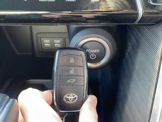 トヨタ ハリアー ハイブリッド Z 島根県 2022(令4)年 5.5万km プレシャスブラックパール ワンオーナー/12.3インチメーカーナビゲーション/フルセグ　BT/モデリスタエアロ/パノラミックビューモニター/デジタルインナーミラー/パワーバックドア/JBLサウンド/D席パワーシート/ハーフレザーシート/ETC2.0/LEDヘッドライト/オートマチックハイビーム/コーナーセンサー