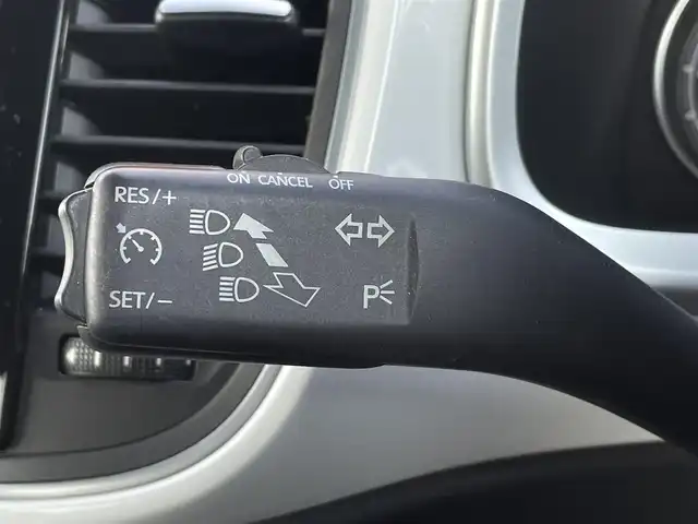 フォルクスワーゲン ザ・ビートル デザイン 三重県 2017(平29)年 5万km ピュアホワイト レザーＰＫＧ　/黒革　/シートヒーター　/純正ナビ　/Ｂｌｕｅｔｏｏｔｈ　/バックカメラ　/ＥＴＣ　/前後ドライブレコーダー　/スマートキー　/プッシュスタート　/ＨＩＤヘッドライト　/オートライト　/純正１６インチアルミ　/ＵＳＢ