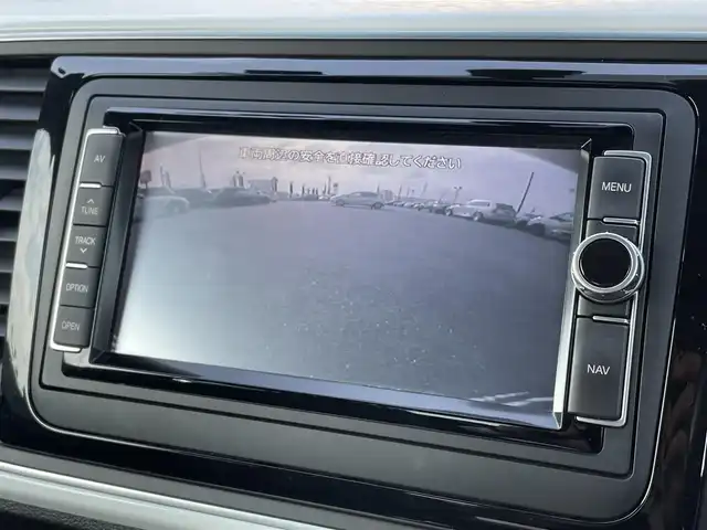 フォルクスワーゲン ザ・ビートル デザイン 三重県 2017(平29)年 5万km ピュアホワイト レザーＰＫＧ　/黒革　/シートヒーター　/純正ナビ　/Ｂｌｕｅｔｏｏｔｈ　/バックカメラ　/ＥＴＣ　/前後ドライブレコーダー　/スマートキー　/プッシュスタート　/ＨＩＤヘッドライト　/オートライト　/純正１６インチアルミ　/ＵＳＢ