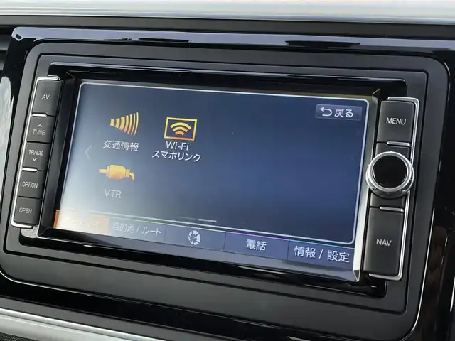 フォルクスワーゲン ザ・ビートル デザイン 三重県 2017(平29)年 5万km ピュアホワイト レザーＰＫＧ　/黒革　/シートヒーター　/純正ナビ　/Ｂｌｕｅｔｏｏｔｈ　/バックカメラ　/ＥＴＣ　/前後ドライブレコーダー　/スマートキー　/プッシュスタート　/ＨＩＤヘッドライト　/オートライト　/純正１６インチアルミ　/ＵＳＢ