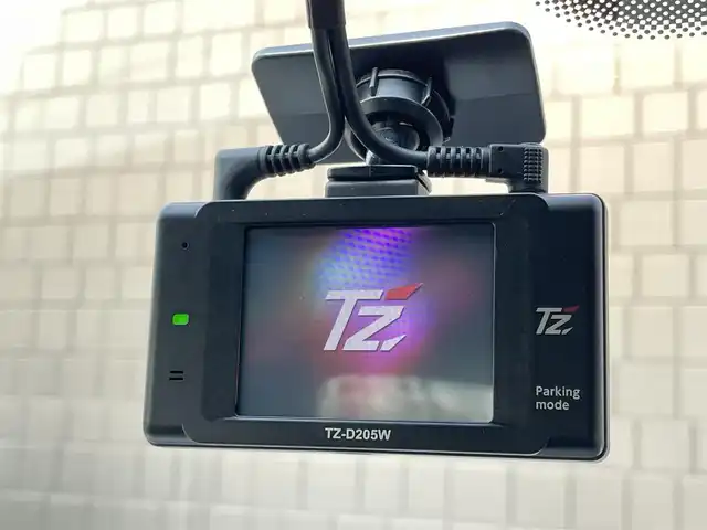 フォルクスワーゲン ザ・ビートル デザイン 三重県 2017(平29)年 5万km ピュアホワイト レザーＰＫＧ　/黒革　/シートヒーター　/純正ナビ　/Ｂｌｕｅｔｏｏｔｈ　/バックカメラ　/ＥＴＣ　/前後ドライブレコーダー　/スマートキー　/プッシュスタート　/ＨＩＤヘッドライト　/オートライト　/純正１６インチアルミ　/ＵＳＢ