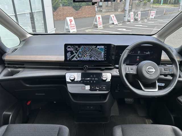 日産 セレナ ハイウェイスター V 宮城県 2023(令5)年 6.1万km 黒 登録時走行距離　60428km/純正ナビ/両側パワースライドドア/プロパイロット/エマージェンシーブレーキ/クルーズコントロール/アラウンドビューモニター/ETC2.0/パドルシフト/デジタルインナーミラー/オートホールド/置くだけ充電/先行車発進お知らせ/電格ミラー/純正16インチAW