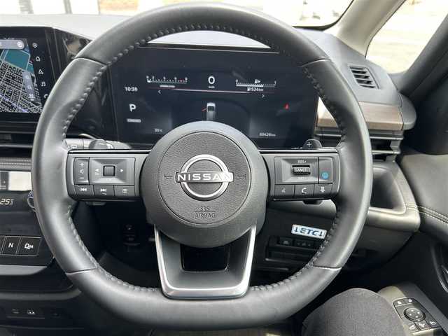 日産 セレナ ハイウェイスター V 宮城県 2023(令5)年 6.1万km 黒 登録時走行距離　60428km/純正ナビ/両側パワースライドドア/プロパイロット/エマージェンシーブレーキ/クルーズコントロール/アラウンドビューモニター/ETC2.0/パドルシフト/デジタルインナーミラー/オートホールド/置くだけ充電/先行車発進お知らせ/電格ミラー/純正16インチAW