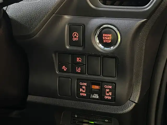 トヨタ ヴォクシー ZS 煌 沖縄県 2016(平28)年 9.2万km ブラッキッシュアゲハガラスフレーク フロントTRDエアロ/モデリスタ18インチアルミホイール/純正SDナビ（NSZT-Y64T）/（CD/DVD/SD/BT/フルセグTV）/バックカメラ/純正11型フリップダウンモニター/両側パワースライドドア/衝突被害軽減ブレーキ/レーンキープアシスト/革調シートカバー/ETC/LED/オートハイビーム/新車時保証書/取扱説明書/スペアキー