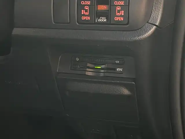 トヨタ ヴォクシー ZS 煌 沖縄県 2016(平28)年 9.2万km ブラッキッシュアゲハガラスフレーク フロントTRDエアロ/モデリスタ18インチアルミホイール/純正SDナビ（NSZT-Y64T）/（CD/DVD/SD/BT/フルセグTV）/バックカメラ/純正11型フリップダウンモニター/両側パワースライドドア/衝突被害軽減ブレーキ/レーンキープアシスト/革調シートカバー/ETC/LED/オートハイビーム/新車時保証書/取扱説明書/スペアキー