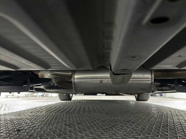 トヨタ ヴォクシー ZS 煌 沖縄県 2016(平28)年 9.2万km ブラッキッシュアゲハガラスフレーク 禁煙車/県外仕入れ/純正９インチナビ/【CD/DVD/フルセグTV/BT】/バックカメラ/１１インチ後席フリップダウンモニター/ETC/両側パワースライドドア/TRDフロントエアロ/トヨタセーフティセンス/→プリクラッシュセーフティ/→レーンディパーチャーアラート/→オートマチックハイビーム/USBポート/革調シートカバー/純正ヘッドライト/１８インチモデリスタアルミ/スマートキー