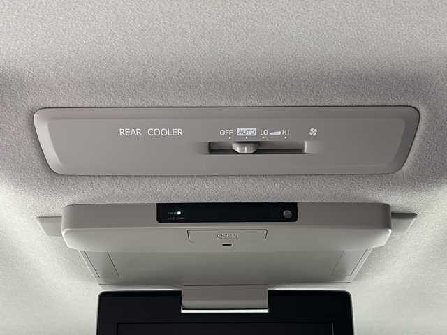 トヨタ ヴォクシー ZS 煌 沖縄県 2016(平28)年 9.2万km ブラッキッシュアゲハガラスフレーク 禁煙車/県外仕入れ/純正９インチナビ/【CD/DVD/フルセグTV/BT】/バックカメラ/１１インチ後席フリップダウンモニター/ETC/両側パワースライドドア/TRDフロントエアロ/トヨタセーフティセンス/→プリクラッシュセーフティ/→レーンディパーチャーアラート/→オートマチックハイビーム/USBポート/革調シートカバー/純正ヘッドライト/１８インチモデリスタアルミ/スマートキー