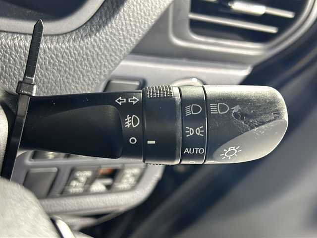 トヨタ ヴォクシー ZS 煌 沖縄県 2016(平28)年 9.2万km ブラッキッシュアゲハガラスフレーク 禁煙車/県外仕入れ/純正９インチナビ/【CD/DVD/フルセグTV/BT】/バックカメラ/１１インチ後席フリップダウンモニター/ETC/両側パワースライドドア/TRDフロントエアロ/トヨタセーフティセンス/→プリクラッシュセーフティ/→レーンディパーチャーアラート/→オートマチックハイビーム/USBポート/革調シートカバー/純正ヘッドライト/１８インチモデリスタアルミ/スマートキー