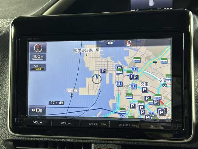 トヨタ ヴォクシー ZS 煌 沖縄県 2016(平28)年 9.2万km ブラッキッシュアゲハガラスフレーク 禁煙車/県外仕入れ/純正９インチナビ/【CD/DVD/フルセグTV/BT】/バックカメラ/１１インチ後席フリップダウンモニター/ETC/両側パワースライドドア/TRDフロントエアロ/トヨタセーフティセンス/→プリクラッシュセーフティ/→レーンディパーチャーアラート/→オートマチックハイビーム/USBポート/革調シートカバー/純正ヘッドライト/１８インチモデリスタアルミ/スマートキー