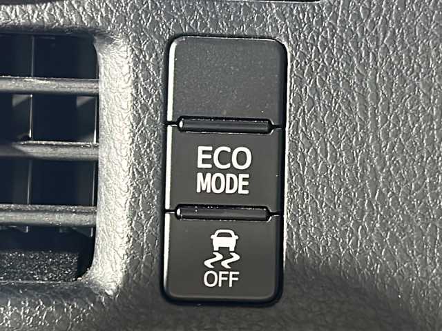 トヨタ ヴォクシー ZS 煌 沖縄県 2016(平28)年 9.2万km ブラッキッシュアゲハガラスフレーク 禁煙車/県外仕入れ/純正９インチナビ/【CD/DVD/フルセグTV/BT】/バックカメラ/１１インチ後席フリップダウンモニター/ETC/両側パワースライドドア/TRDフロントエアロ/トヨタセーフティセンス/→プリクラッシュセーフティ/→レーンディパーチャーアラート/→オートマチックハイビーム/USBポート/革調シートカバー/純正ヘッドライト/１８インチモデリスタアルミ/スマートキー