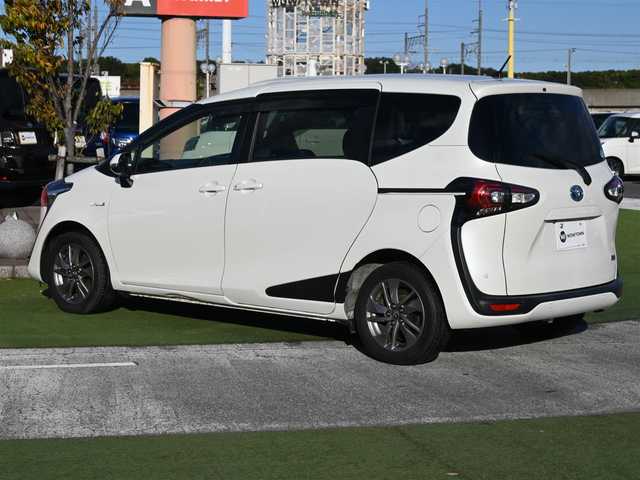 トヨタ シエンタ ハイブリッド ファンベースG セーフティED 千葉県 2020(令2)年 3.3万km ホワイトパールクリスタルシャイン Toyota Safety Sense/・プリクラッシュセーフティ/・レーンディパーチャーアラート/・オートハイビーム/クルーズコントロール/両側パワースライドドア/純正SDナビ/地デジTV/【DVD/CD再生機能　Bluetooth接続】/パノラミックビューモニター/ドライブレコーダー（前後撮影）【CSD-790FHG】/革巻きステアリング/ステアリングヒーター/ステアリングスイッチ/ETC（2.0）/LEDヘッドライト/フォグライト/ウインカーミラー/クリアランスソナー/純正15インチアルミホイル/スマートキー