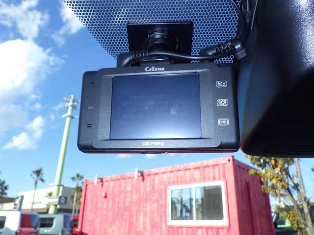 トヨタ シエンタ ハイブリッド ファンベースG セーフティED 千葉県 2020(令2)年 3.3万km ホワイトパールクリスタルシャイン Toyota Safety Sense/・プリクラッシュセーフティ/・レーンディパーチャーアラート/・オートハイビーム/クルーズコントロール/両側パワースライドドア/純正SDナビ/地デジTV/【DVD/CD再生機能　Bluetooth接続】/パノラミックビューモニター/ドライブレコーダー（前後撮影）【CSD-790FHG】/革巻きステアリング/ステアリングヒーター/ステアリングスイッチ/ETC（2.0）/LEDヘッドライト/フォグライト/ウインカーミラー/クリアランスソナー/純正15インチアルミホイル/スマートキー