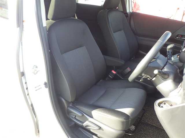 トヨタ シエンタ ハイブリッド ファンベースG セーフティED 千葉県 2020(令2)年 3.3万km ホワイトパールクリスタルシャイン Toyota Safety Sense/・プリクラッシュセーフティ/・レーンディパーチャーアラート/・オートハイビーム/クルーズコントロール/両側パワースライドドア/純正SDナビ/地デジTV/【DVD/CD再生機能　Bluetooth接続】/パノラミックビューモニター/ドライブレコーダー（前後撮影）【CSD-790FHG】/革巻きステアリング/ステアリングヒーター/ステアリングスイッチ/ETC（2.0）/LEDヘッドライト/フォグライト/ウインカーミラー/クリアランスソナー/純正15インチアルミホイル/スマートキー