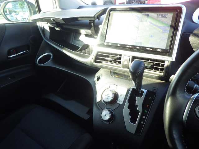 トヨタ シエンタ ハイブリッド ファンベースG セーフティED 千葉県 2020(令2)年 3.3万km ホワイトパールクリスタルシャイン Toyota Safety Sense/・プリクラッシュセーフティ/・レーンディパーチャーアラート/・オートハイビーム/クルーズコントロール/両側パワースライドドア/純正SDナビ/地デジTV/【DVD/CD再生機能　Bluetooth接続】/パノラミックビューモニター/ドライブレコーダー（前後撮影）【CSD-790FHG】/革巻きステアリング/ステアリングヒーター/ステアリングスイッチ/ETC（2.0）/LEDヘッドライト/フォグライト/ウインカーミラー/クリアランスソナー/純正15インチアルミホイル/スマートキー