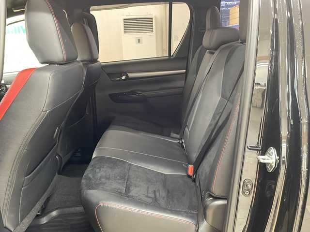 トヨタ ハイラックス Z GRスポーツ 道央・札幌 2023(令5)年 2.4万km アティチュードブラックマイカ ・ワンオーナー/・4WD/・寒冷地仕様/・純正ディスプレイオーディオ/・ナビ/BT/Miracast/・パノラミックビューモニター/・純正エンジンスターター/・プリクラッシュセーフティ/・レーダークルーズコントロール/・レーンディパーチャーアラート/・ロードサインアシスト/・パーキングセンサー/・トノカバー/・パドルシフト/・ワイパーデアイサー/・パワーヒーター/・アイドリングストップ/・横滑り防止/・ハーフレザーシート/・運転席パワーシート/・LEDヘッドライト/・LEDフォグ/・リヤフォグ/・ETC/・プッシュスタート/・スマートキー/・ドアバイザー/・電格ミラー/・ミラーヒーター