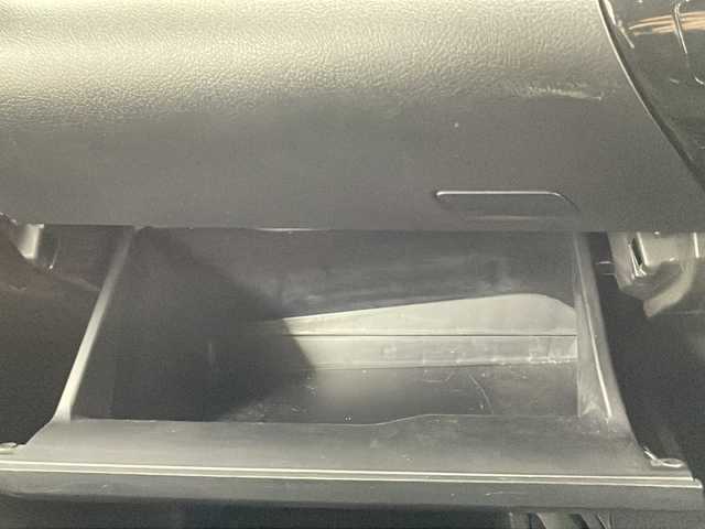 トヨタ ハイラックス Z GRスポーツ 道央・札幌 2023(令5)年 2.4万km アティチュードブラックマイカ ・ワンオーナー/・4WD/・寒冷地仕様/・純正ディスプレイオーディオ/・ナビ/BT/Miracast/・パノラミックビューモニター/・純正エンジンスターター/・プリクラッシュセーフティ/・レーダークルーズコントロール/・レーンディパーチャーアラート/・ロードサインアシスト/・パーキングセンサー/・トノカバー/・パドルシフト/・ワイパーデアイサー/・パワーヒーター/・アイドリングストップ/・横滑り防止/・ハーフレザーシート/・運転席パワーシート/・LEDヘッドライト/・LEDフォグ/・リヤフォグ/・ETC/・プッシュスタート/・スマートキー/・ドアバイザー/・電格ミラー/・ミラーヒーター