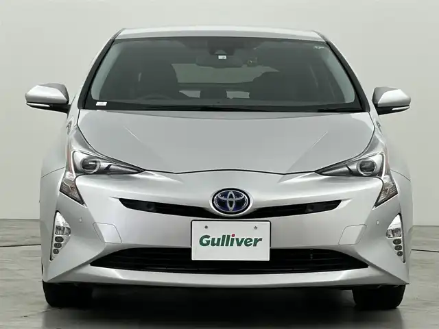 トヨタ プリウス A ツーリングセレクション 福岡県 2016(平28)年 2.1万km シルバーM 純正ナビ（ＢＴ，フルセグＴＶ）　/バックカメラ　/ビルトインＥＴＣ　/前方ドラレコ　/ＡＣＣ　/コーナーセンサー　/衝突被害軽減ブレーキ　/レーンキープ　/ＰＫＳＢ　/ＢＳＭ　/ＨＵＤ　/パーキングアシスト　/シートヒーター