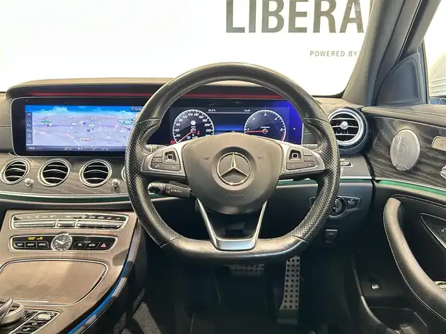 メルセデス・ベンツ Ｅ２２０ｄ SW AVG スポーツ 本革 福岡県 2017(平29)年 4.7万km ダイヤモンドホワイト エアバランスＰＫＧ　/レーダーセーフティーＰＫＧ　/３６０°カメラ　/Ｂｕｒｍｅｓｔｅｒサウンドシステム　/黒革　/ナビ／フルセグ　/ＡＣＣ　/ＢＳＭ　/アンビエントライト　/フットトランクオープナー　/純正１９ＡＷ