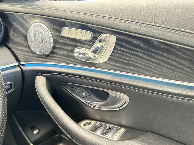 メルセデス・ベンツ Ｅ２２０ｄ SW AVG スポーツ 本革 福岡県 2017(平29)年 4.7万km ダイヤモンドホワイト エアバランスＰＫＧ　/レーダーセーフティーＰＫＧ　/３６０°カメラ　/Ｂｕｒｍｅｓｔｅｒサウンドシステム　/黒革　/ナビ／フルセグ　/ＡＣＣ　/ＢＳＭ　/アンビエントライト　/フットトランクオープナー　/純正１９ＡＷ