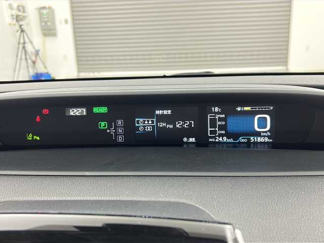 トヨタ プリウス Sツーリングセレクション 三重県 2019(令1)年 5.2万km アティチュードブラックマイカ 純正7型ナビ（NSZT-W68T）/・CD・DVD・USB・AM・FM・SD/フルセグTV/バックカメラ/モデリスタエアロ（F）/トヨタセーフティセンス/・クリアランスソナー/・レーンディパーチャーアラート/・レーダークルーズコントロール/・オートマチックハイビーム/・プリクラッシュセーフティ/・パーキングサポートブレーキ/前席シートヒーター/ステアリングスイッチ/純正フロアマット/純正17インチアルミホイール/LEDヘッドライト/フォグライト/スマートキー/スペアキー