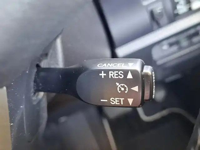 トヨタ ヴォクシー ZS 煌 大阪府 2018(平30)年 4万km ホワイトパールクリスタルシャイン /Toyota Safety Sense C/　・オートマチックハイビーム/　・プリクラッシュセーフティ/　・レーンディパーチャーアラート/　・先行発進告知機能//ワンオーナー//クルーズコントロール//衝突被害軽減システム//純正SDナビ(NSZN-Z66T)//AM・FM・Bluetooth・SD・CD・DVD//フルセグテレビ//TVキャンセラー//バックカメラ//ディーラーオプションデジタルインナーミラー//ビルトインETC//LEDヘッドライト//本革巻ステアリング//アイドリングストップ//ヒルスタートアシストコントロール//ブレーキアシスト//横滑り防止装置//ビークルスタビリティコントロール//緊急ブレーキシグナル//スペアキー//ドアバイザー//ステアリングスイッチ//電動格納ミラー//2.1A充電×2//純正フロアマット//純正16インチアルミホイール//保証書、記録簿、取扱説明書付き