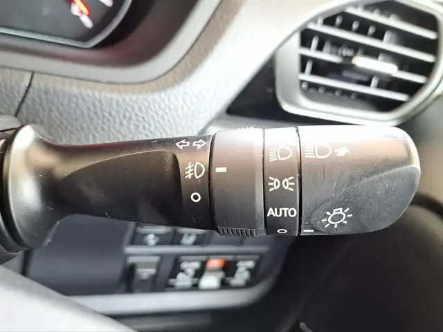 トヨタ ヴォクシー ZS 煌 大阪府 2018(平30)年 4万km ホワイトパールクリスタルシャイン /Toyota Safety Sense C/　・オートマチックハイビーム/　・プリクラッシュセーフティ/　・レーンディパーチャーアラート/　・先行発進告知機能//ワンオーナー//クルーズコントロール//衝突被害軽減システム//純正SDナビ(NSZN-Z66T)//AM・FM・Bluetooth・SD・CD・DVD//フルセグテレビ//TVキャンセラー//バックカメラ//ディーラーオプションデジタルインナーミラー//ビルトインETC//LEDヘッドライト//本革巻ステアリング//アイドリングストップ//ヒルスタートアシストコントロール//ブレーキアシスト//横滑り防止装置//ビークルスタビリティコントロール//緊急ブレーキシグナル//スペアキー//ドアバイザー//ステアリングスイッチ//電動格納ミラー//2.1A充電×2//純正フロアマット//純正16インチアルミホイール//保証書、記録簿、取扱説明書付き