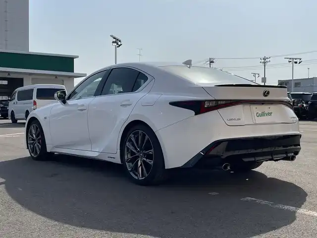 レクサス ＩＳ 300h Fスポーツ 東京都 2021(令3)年 3.1万km ホワイトノーヴァガラスフレーク ムーンルーフ/純正ナビ/パノラミックビュー/プリクラッシュセーフティ/レーントレーシング/ブラインドスポット/レーダークルーズ/シートヒーター/パワーシート/ETC/スマートキー