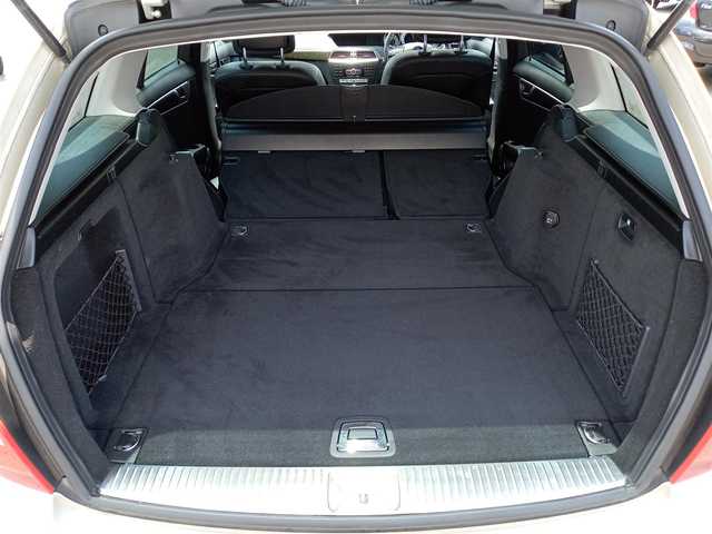 メルセデス・ベンツ Ｃ２００ ブルーエフィシェンシーW AVG 福井県 2011(平23)年 8.6万km ベージュⅡ 純正HDDナビ/・（フルセグTV/Bluetooth/HDD）/バックカメラ/ETC/ステアリングスイッチ/前席パワーシート/ハーフレザーシート/冬タイヤ積込/グリル積込/WESTERホイール/純正フロアマット