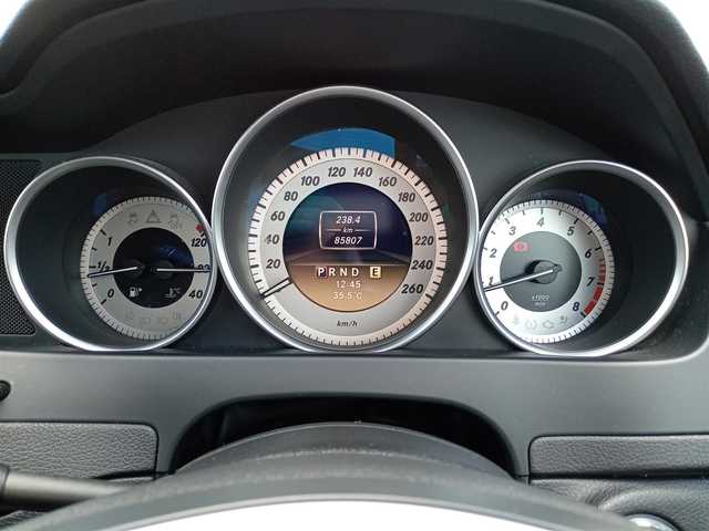 メルセデス・ベンツ Ｃ２００ ブルーエフィシェンシーW AVG 福井県 2011(平23)年 8.6万km ベージュⅡ 純正HDDナビ/・（フルセグTV/Bluetooth/HDD）/バックカメラ/ETC/ステアリングスイッチ/前席パワーシート/ハーフレザーシート/冬タイヤ積込/グリル積込/WESTERホイール/純正フロアマット