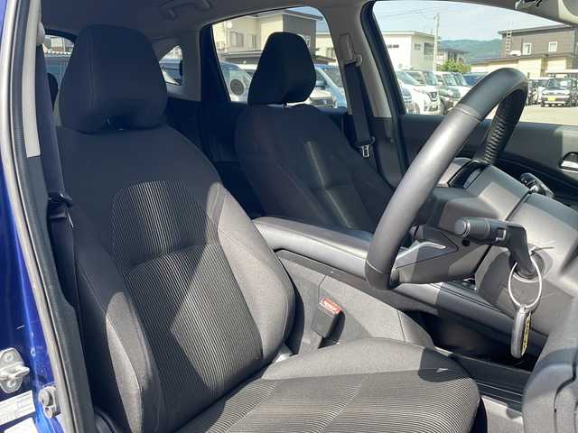 日産 ノート X FOUR 秋田県 2022(令4)年 9.3万km オーロラフレアブルーパール 純正ナビ/純正Bluetooth/フルセグ/全方位カメラ/ETC2.0/４WD/前後コーナーセンサー/前席シートヒーター/ステアリングヒーター