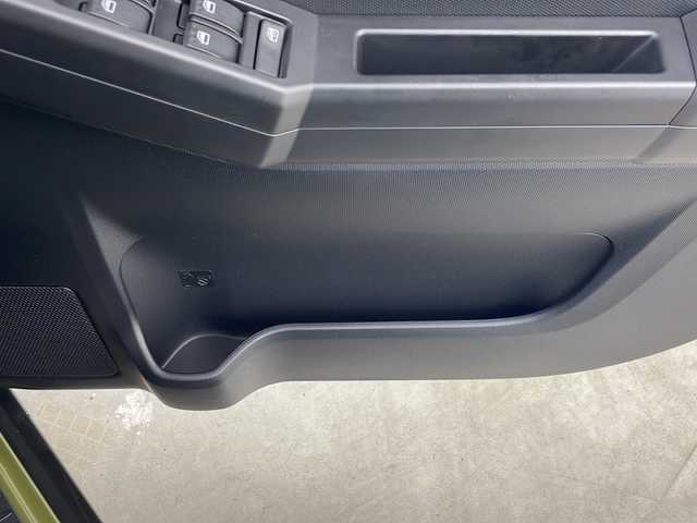 ダイハツ タフト G クロムベンチャー 秋田県 2024(令6)年 0.1千km フォレストカーキメタリック 4WD/スマートアシスト　/ガラスルーフ　/レーンキープアシスト　/クリアランスソナー　/横滑り防止装置　/アイドリングストップ　/前席シートヒーター　/プッシュスタート　/スペアキー　/ＬＥＤヘッドライト　/オートライト/オートマチックハイビーム/純正アルミホイール