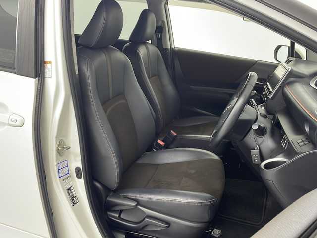 トヨタ シエンタ G クエロ 愛知県 2019(令1)年 4.2万km ホワイトパールクリスタルシャイン /禁煙車//純正ナビ【NSZT-Y68T】//バックカメラ//フルセグTV・Bluetooth・CD//ETC・ドライブレコーダー//純正15インチアルミホイール//MODELLISTAエアロ(純正)//両側パワースライドドア//合皮×ファブリックシート//トヨタセーフティセンス//プリクラッシュセーフティ//レーンディパーチャーアラート//オートマチックハイビーム//先行車発進告知//ドライブスタートコントロール//インテリジェントクリアランスソナー//パーキングサポートブレーキ//ヒルスタートアシスト//横滑り防止//アイドリングストップ//LEDヘッドライト//オートライト//フロントフォグランプ//オート電動格納ミラーウィンカー//本革巻ステアリングホイール//純正フロアマット//プッシュスタート//スペアキー1本(スマートキー)//保証書/取扱説明書//ナビ説明書