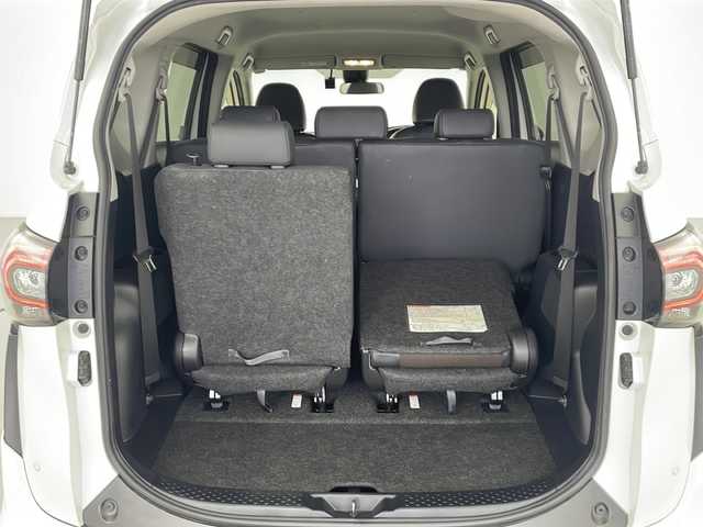 トヨタ シエンタ G クエロ 愛知県 2019(令1)年 4.2万km ホワイトパールクリスタルシャイン /禁煙車//純正ナビ【NSZT-Y68T】//バックカメラ//フルセグTV・Bluetooth・CD//ETC・ドライブレコーダー//純正15インチアルミホイール//MODELLISTAエアロ(純正)//両側パワースライドドア//合皮×ファブリックシート//トヨタセーフティセンス//プリクラッシュセーフティ//レーンディパーチャーアラート//オートマチックハイビーム//先行車発進告知//ドライブスタートコントロール//インテリジェントクリアランスソナー//パーキングサポートブレーキ//ヒルスタートアシスト//横滑り防止//アイドリングストップ//LEDヘッドライト//オートライト//フロントフォグランプ//オート電動格納ミラーウィンカー//本革巻ステアリングホイール//純正フロアマット//プッシュスタート//スペアキー1本(スマートキー)//保証書/取扱説明書//ナビ説明書