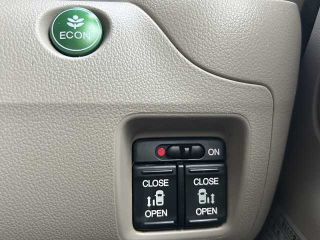 ホンダ Ｎ ＢＯＸ G Lパッケージ 京都府 2012(平24)年 9万km プレミアムホワイトパール ７インチ純正ＳＤナビ(VXM-122VF)/フルセグＴＶ　/禁煙　/両側パワースライドドア　/バックカメラ　/スマートキー　/前後社外ドライブレコーダー(NDR-RC175)/Ｂｌｕｅｔｏｏｔｈ　/ＣＤ／ＤＶＤ再生機能　/ｉＰｏｄ　/Ｗエアバッグ