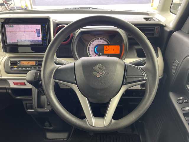 スズキ スペーシア HYBRID X 岐阜県 2018(平30)年 7.8万km ピュアホワイトP 純正ナビ(KXM-E502W)/AM/FM/CD/DVD/Bluetooth/SD/フルセグTV/バックモニター/両側パワースライドドア/運転席シートヒーター/衝突軽減ブレーキ/レーンキープアシスト/コーナーセンサー/スマートキー/プッシュスタート/スペアキー/サーキュレーター/電動格納ミラー/後席サンシェード/オートLEDヘッドライト/純正フロアマット/純正ドアバイザー/純正14インチアルミホイール