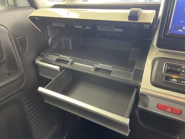 スズキ スペーシア HYBRID X 岐阜県 2018(平30)年 7.8万km ピュアホワイトP 純正ナビ(KXM-E502W)/AM/FM/CD/DVD/Bluetooth/SD/フルセグTV/バックモニター/両側パワースライドドア/運転席シートヒーター/衝突軽減ブレーキ/レーンキープアシスト/コーナーセンサー/スマートキー/プッシュスタート/スペアキー/サーキュレーター/電動格納ミラー/後席サンシェード/オートLEDヘッドライト/純正フロアマット/純正ドアバイザー/純正14インチアルミホイール