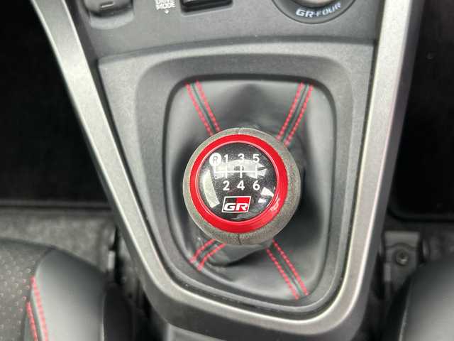 トヨタ ＧＲヤリス RZ ハイパフォーマンス 長野県 2024(令6)年 1.6万km ガンＭ ・純正ディスプレイオーディオ/AM FM Bluetooth/・バックカメラ/・ビルトインETC2.0/・JBLサウンドシステム/・プリクラッシュセーフティ/・レーダークルーズコントロール/・オートマチックハイビーム/・レーンキープアシスト/・ブラインドスポットモニター/・コーナーセンサー/・LEDヘッドライト/・オートライト/・フォグライト/・ステアリングヒーター/・シートヒーター(D/N)/・純正18インチアルミホイール/・ドライブレコーダー/・ウィンカーミラー/・電動格納ミラー/・社外レーダー/・スマートキー/・エンジンプッシュスタート/・フロアマット