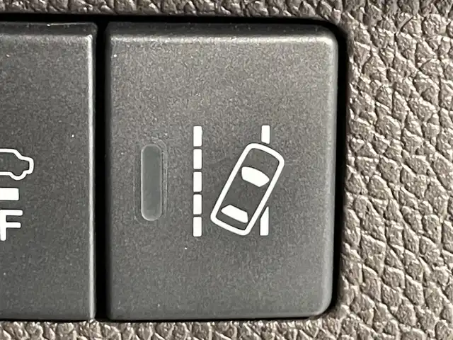 ホンダ フリード G ホンダセンシング 愛知県 2017(平29)年 6.2万km ホワイトオーキッドパール 純正9インチナビ（フルセグTV））/衝突軽減ブレーキ/両側パワースライドドア/ビルトインETC/バックカメラ/レーンキープアシスト/パーキングアシスト/プッシュスタート/スマートキー/アイドリングストップ/純正フロアマット/オートライト/LEDヘッドライト