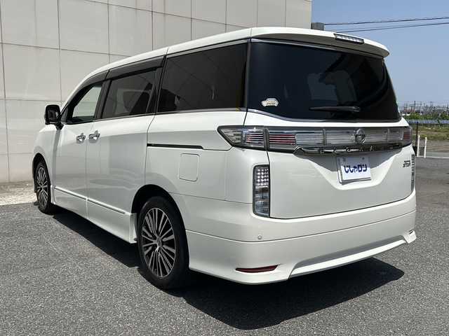 日産 エルグランド 250ハイウェイスター 埼玉県 2015(平27)年 13万km ブリリアントホワイトパール (株)IDOMが運営する【じしゃロン熊谷店】の自社ローン専用車両になりますこちらは現金またはオートローンご利用時の価格です。自社ローンご希望の方は別途その旨お申付け下さい/純正ナビ　/（フルセグTV/Bluetooth/CD/DVD/AM/FM）/ETC/全方位カメラ/クルーズコントロール/クリアランスソナー/両側パワースライドドア/オートヘッドライト/オットマン/１００V充電/ステアリングリモコン/スマートキースペア×１/プッシュスタート/フロアマット/ウインカーミラー/純正ドアバイザー/ダブル・サイドエアバッグ