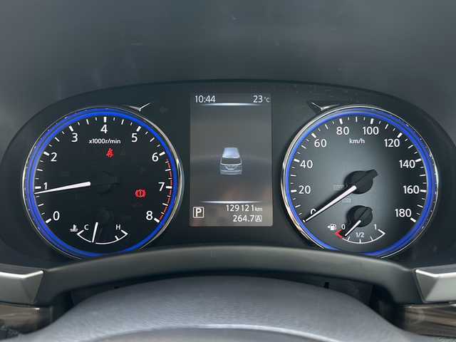日産 エルグランド 250ハイウェイスター 埼玉県 2015(平27)年 13万km ブリリアントホワイトパール (株)IDOMが運営する【じしゃロン熊谷店】の自社ローン専用車両になりますこちらは現金またはオートローンご利用時の価格です。自社ローンご希望の方は別途その旨お申付け下さい/純正ナビ　/（フルセグTV/Bluetooth/CD/DVD/AM/FM）/ETC/全方位カメラ/クルーズコントロール/クリアランスソナー/両側パワースライドドア/オートヘッドライト/オットマン/１００V充電/ステアリングリモコン/スマートキースペア×１/プッシュスタート/フロアマット/ウインカーミラー/純正ドアバイザー/ダブル・サイドエアバッグ