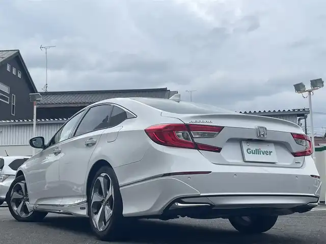 ホンダ アコード EX 東京都 2021(令3)年 0.2万km プラチナホワイトパール Honda SENSING/・衝突軽減ブレーキ/・誤発進抑制機能/・後方誤発進抑制機能/・近距離衝突軽減ブレーキ/・歩行者事故低減ステアリング/・路外逸脱抑制機能/・アダプティブクルーズコントロール/・車線維持支援システム/・トラフィックジャムアシスト/・先行車発進お知らせ機能/・標識認識機能/・オートハイビーム/・アダプティブドライビングビーム/・パーキングセンサーシステム/・急アクセル抑制機能/・ブラインドスポットインフォメーション/・後退出庫サポート/・Honda パーキングパイロット/・ドライバー注意力モニター/ヘッドアップディスプレー/サンルーフ/Hondaインターナビ/・ワンセグTV/Bluetooth/apple car play/android auto/前後ドライブレコーダー（ZDR‐025）/moduloエアロ/シートヒーター/オートエアコン/ワイヤレス充電器/取扱説明書/保証書