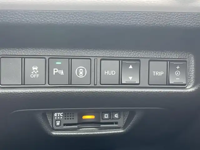 ホンダ アコード EX 東京都 2021(令3)年 0.2万km プラチナホワイトパール Honda SENSING/・衝突軽減ブレーキ/・誤発進抑制機能/・後方誤発進抑制機能/・近距離衝突軽減ブレーキ/・歩行者事故低減ステアリング/・路外逸脱抑制機能/・アダプティブクルーズコントロール/・車線維持支援システム/・トラフィックジャムアシスト/・先行車発進お知らせ機能/・標識認識機能/・オートハイビーム/・アダプティブドライビングビーム/・パーキングセンサーシステム/・急アクセル抑制機能/・ブラインドスポットインフォメーション/・後退出庫サポート/・Honda パーキングパイロット/・ドライバー注意力モニター/ヘッドアップディスプレー/サンルーフ/Hondaインターナビ/・ワンセグTV/Bluetooth/apple car play/android auto/前後ドライブレコーダー（ZDR‐025）/moduloエアロ/シートヒーター/オートエアコン/ワイヤレス充電器/取扱説明書/保証書