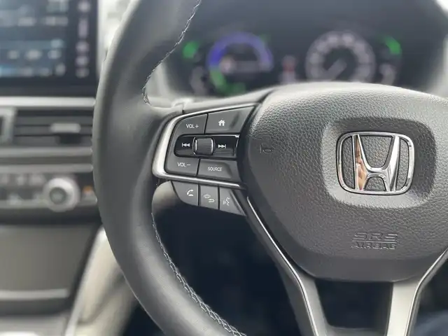 ホンダ アコード EX 東京都 2021(令3)年 0.2万km プラチナホワイトパール Honda SENSING/・衝突軽減ブレーキ/・誤発進抑制機能/・後方誤発進抑制機能/・近距離衝突軽減ブレーキ/・歩行者事故低減ステアリング/・路外逸脱抑制機能/・アダプティブクルーズコントロール/・車線維持支援システム/・トラフィックジャムアシスト/・先行車発進お知らせ機能/・標識認識機能/・オートハイビーム/・アダプティブドライビングビーム/・パーキングセンサーシステム/・急アクセル抑制機能/・ブラインドスポットインフォメーション/・後退出庫サポート/・Honda パーキングパイロット/・ドライバー注意力モニター/ヘッドアップディスプレー/サンルーフ/Hondaインターナビ/・ワンセグTV/Bluetooth/apple car play/android auto/前後ドライブレコーダー（ZDR‐025）/moduloエアロ/シートヒーター/オートエアコン/ワイヤレス充電器/取扱説明書/保証書