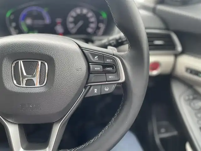 ホンダ アコード EX 東京都 2021(令3)年 0.2万km プラチナホワイトパール Honda SENSING/・衝突軽減ブレーキ/・誤発進抑制機能/・後方誤発進抑制機能/・近距離衝突軽減ブレーキ/・歩行者事故低減ステアリング/・路外逸脱抑制機能/・アダプティブクルーズコントロール/・車線維持支援システム/・トラフィックジャムアシスト/・先行車発進お知らせ機能/・標識認識機能/・オートハイビーム/・アダプティブドライビングビーム/・パーキングセンサーシステム/・急アクセル抑制機能/・ブラインドスポットインフォメーション/・後退出庫サポート/・Honda パーキングパイロット/・ドライバー注意力モニター/ヘッドアップディスプレー/サンルーフ/Hondaインターナビ/・ワンセグTV/Bluetooth/apple car play/android auto/前後ドライブレコーダー（ZDR‐025）/moduloエアロ/シートヒーター/オートエアコン/ワイヤレス充電器/取扱説明書/保証書
